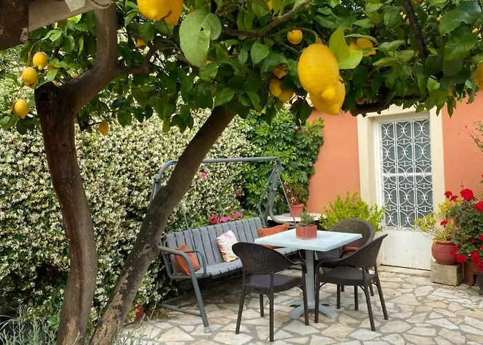 Lori House In Corfu. Feel Like Your Hébergement de vacances Skriperon